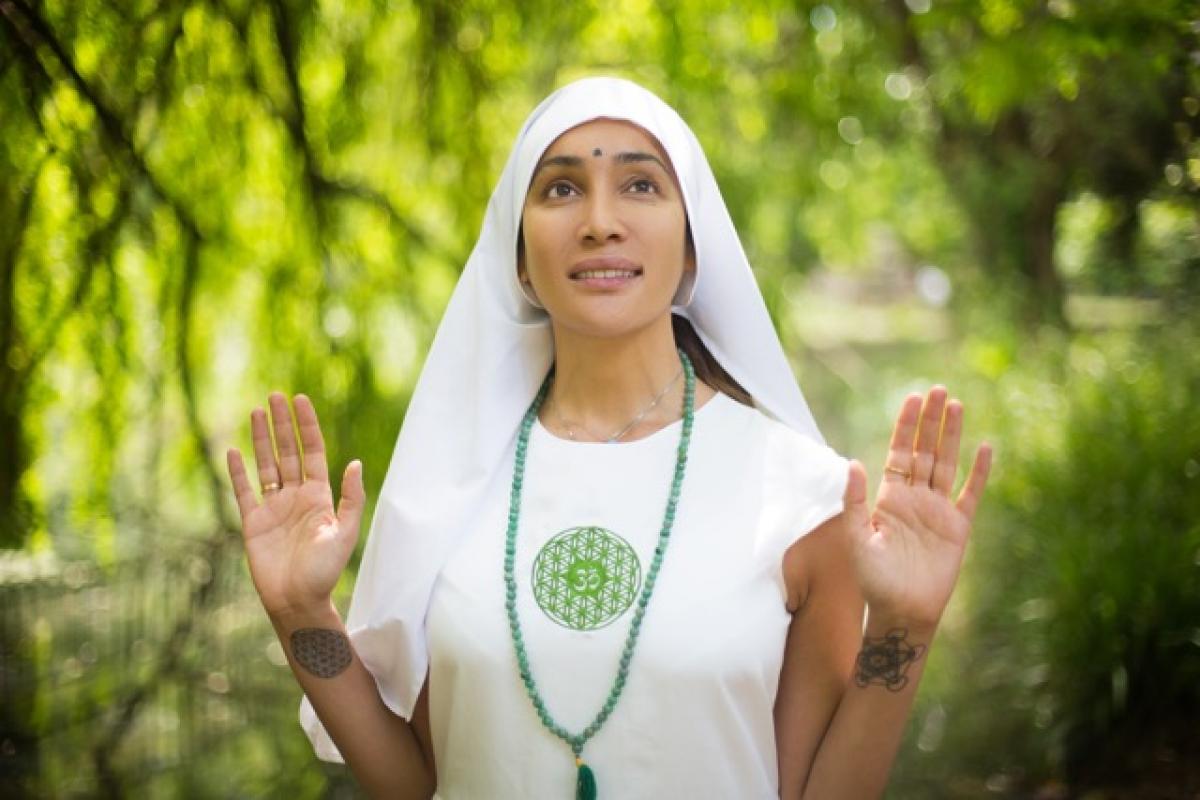 Hot Hollywood Model Sofia Hayat now a nun, displays removed Silicon implants from breasts!